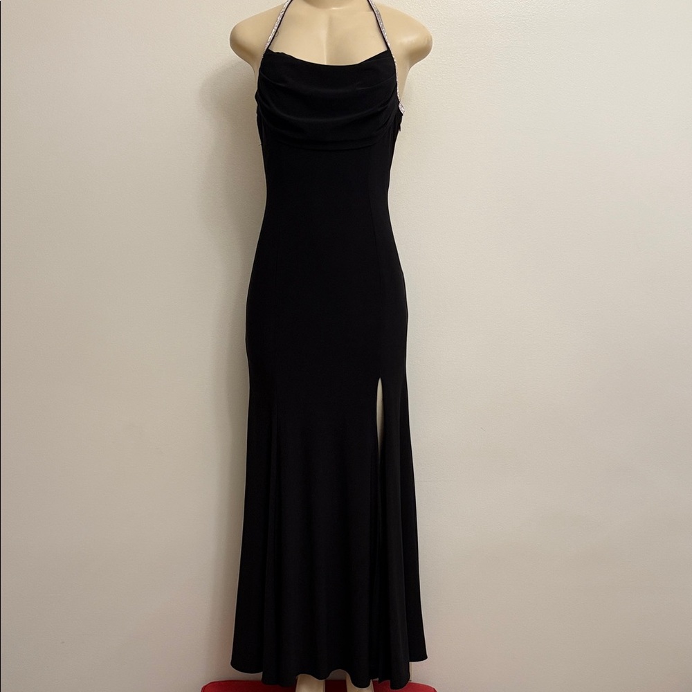 Morgan & Co. Black Floor-Length Formal Gown Size 7 - Picture 3 of 9